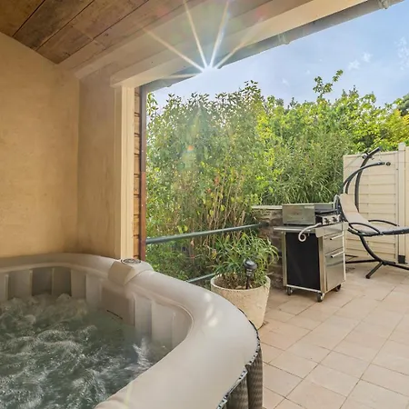 Appartement La Citadelle ~ Jacuzzi ~ Terrasse